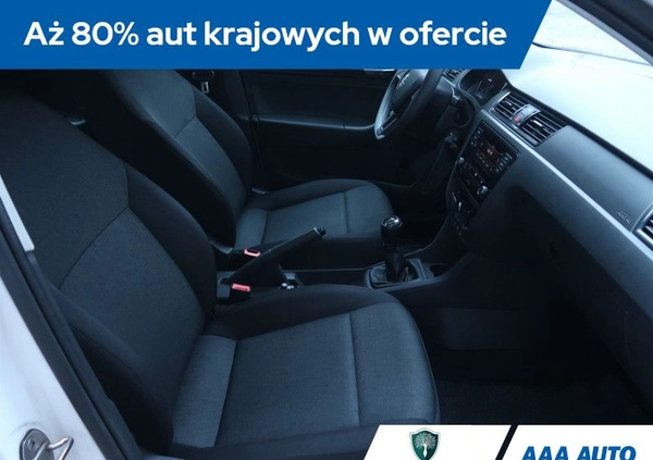 Skoda RAPID cena 30000 przebieg: 153735, rok produkcji 2017 z Lubawa małe 211